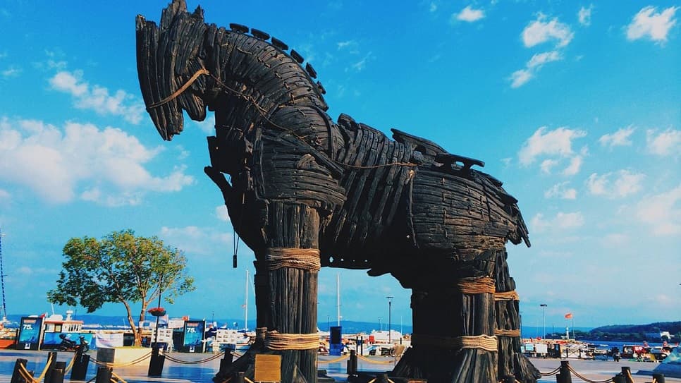 Con ngựa Thành Troy