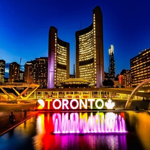 CANADA: TORONTO - TRÁI TIM XỨ SỞ LÁ PHONG