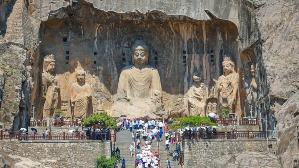 Long Môn Thạch Quật 