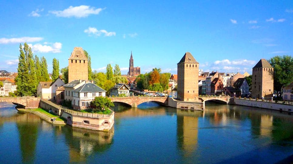 Cầu Ponts Couverts