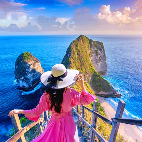 BALI PEARL ISLAND: WHERE THE SEA EMBRACES THE MOUNTAINS - VJ FLIGHT