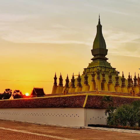 LÀO - QUYẾN RŨ XỨ SỞ HOA CHĂM PA