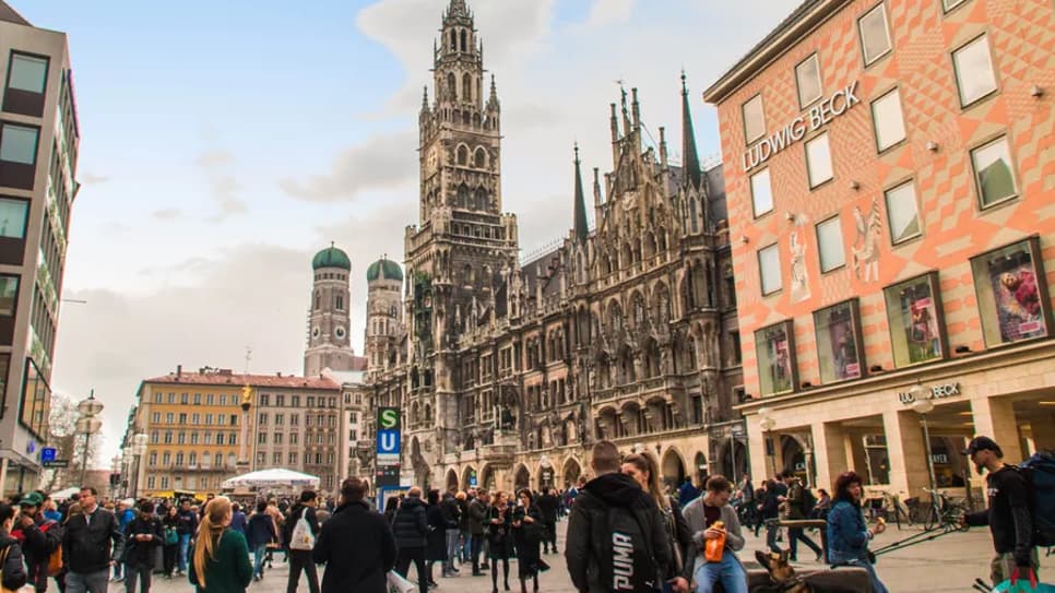Quảng trường Đức Mẹ Marienplatz