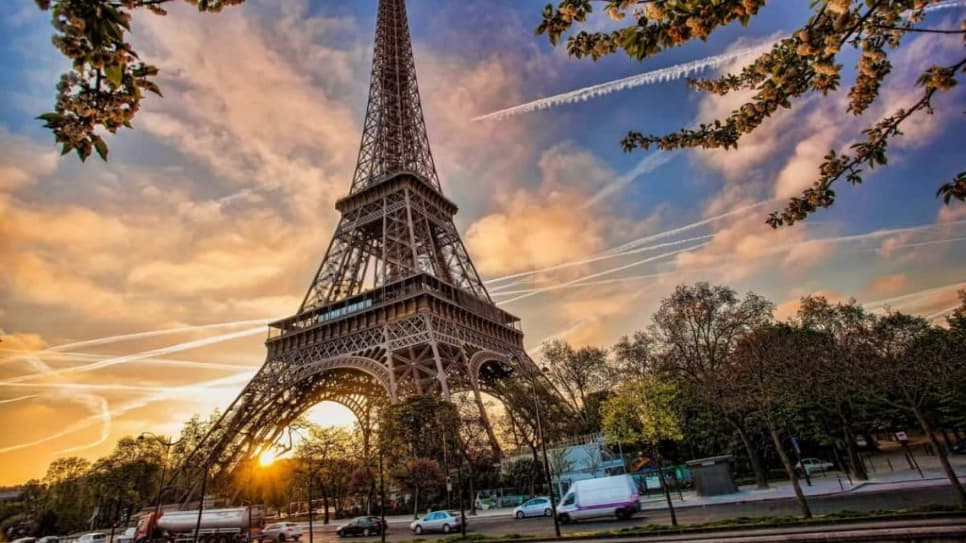 Tháp Eiffel