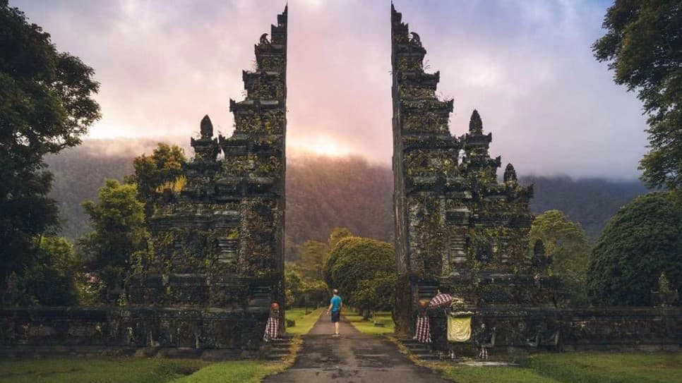 Handara Gate