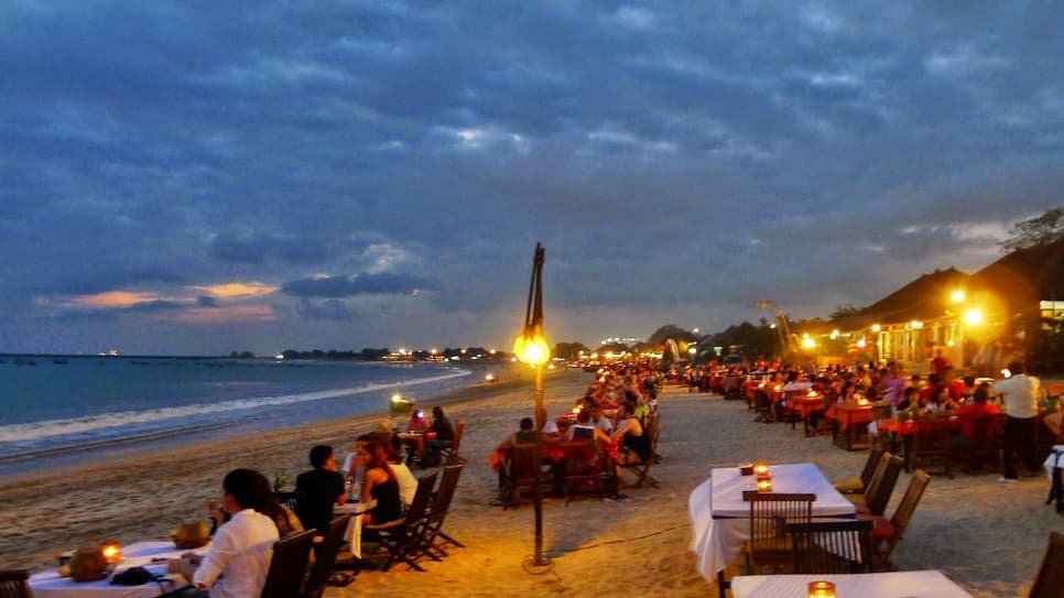 Bữa tối BBQ hải sản trên bãi biển Jimbaran 