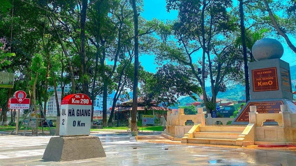 Kilometer 0 milestone