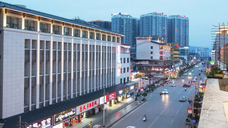 Phố đi bộ Hồi Long Lộ
