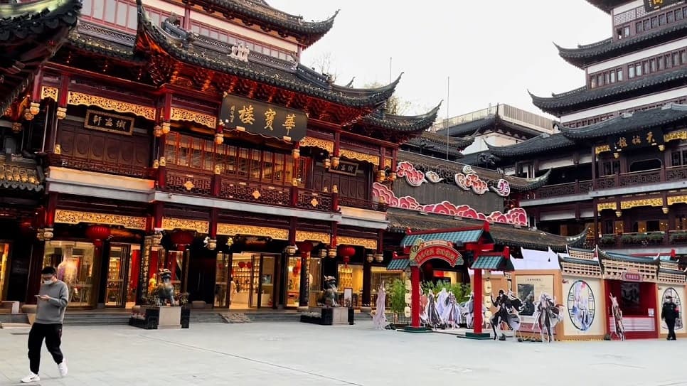 Miếu Thành Hoàng và chợ Dự Viên (Yuyuan Bazaar)