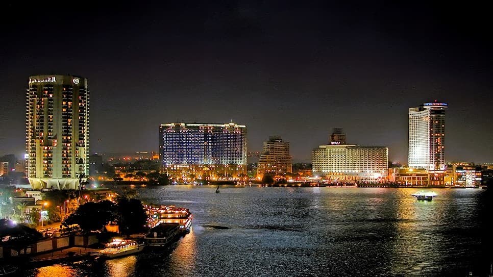 Sông Nile lung linh về đêm