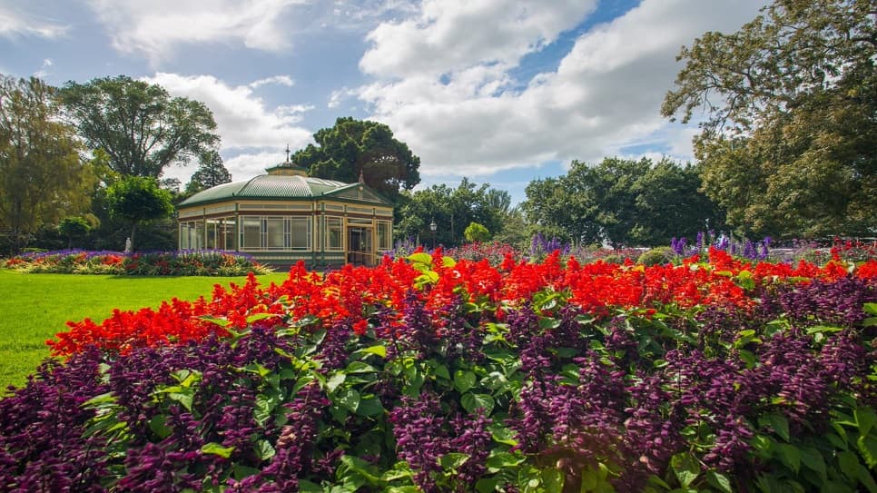 Muôn hoa khoe sắc tại Ballarat Botanical Gardens
