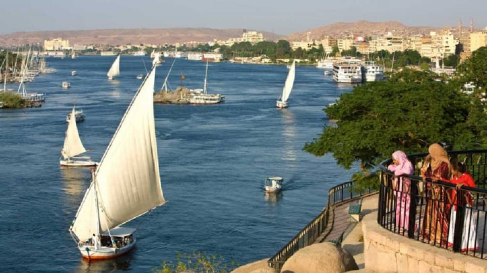 Đi thuyền felucca lãng mạn dạo vòng quanh đảo Lord Kitchener