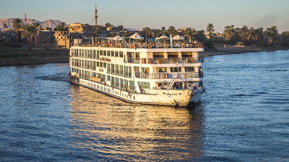 Du thuyền trên sông Nile