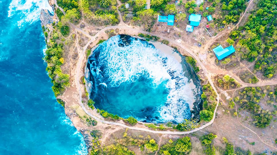 Vòm đá tự nhiên Broken Beach