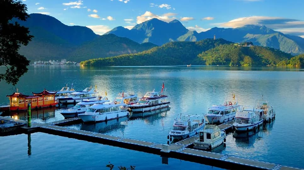 Boating on Sun Moon Lake